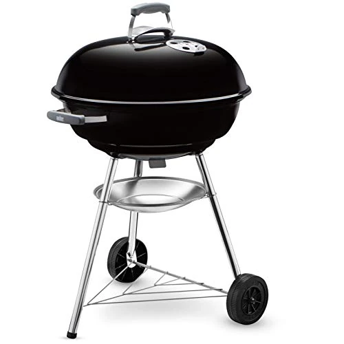 Offerta a tempo: Weber Compact Kettle BBQ a carbone, sup. cottura Ø 57 cm, barbecue con coperchio e caldaia smaltati in porcellana, supporto a tre gambe e ruote, sup. cottura cromata - Nero (1321004) - 33% da 184.99 € a 123.65 €