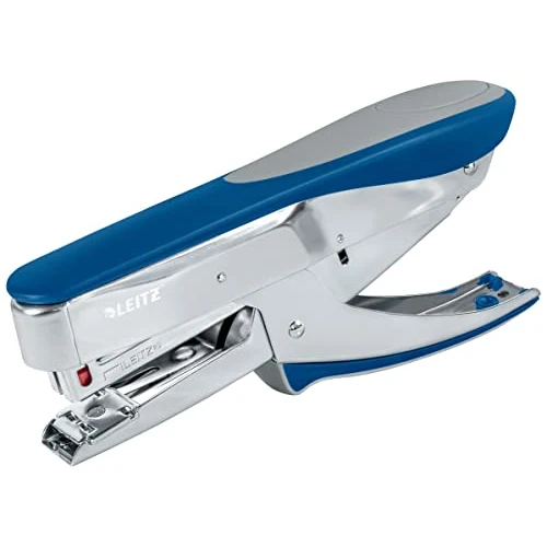 Leitz Cucitrice a Pinza, Capacità fino a 30 Fogli, Blu, Design Ergonomico in Metallo con Inserti in Gomma Softgrip, Caricamento dall'Alto, Per l'uso con Punti P3 (24/6, 26/6), 55480033