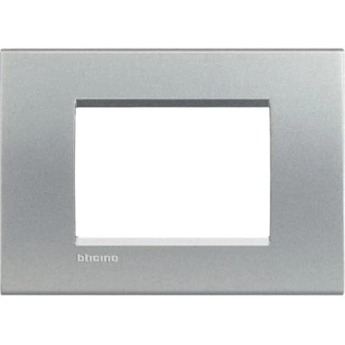 Oferta limitada: Legrand - Bticino livinglight - Placa 3 módulos tech de 16.41 € a 14.72 € (ahorro 10%)