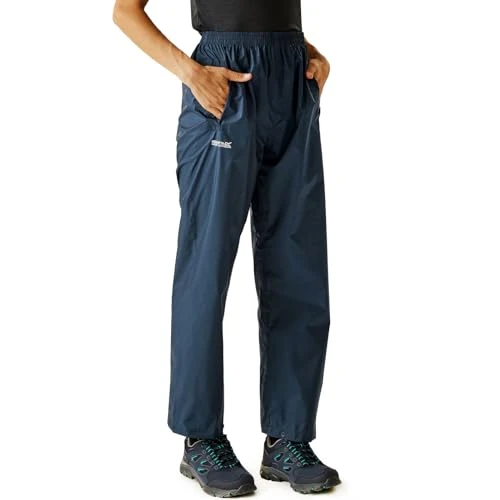 Offerta a tempo: Regatta - Copripantaloni Impermeabili impacchettabili, Donna, Colore Blu (Midnight), Taglia Produttore Medium (38-40 EU) - 39% da 24.99 € a 15.19 €