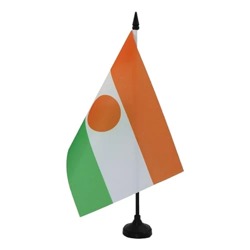Offerta a tempo: AZ FLAG Bandiera da Tavolo Niger 21x14 cm Poliestere 100D Base Plastica - 0.00% da 8.25 € a 8.25 €