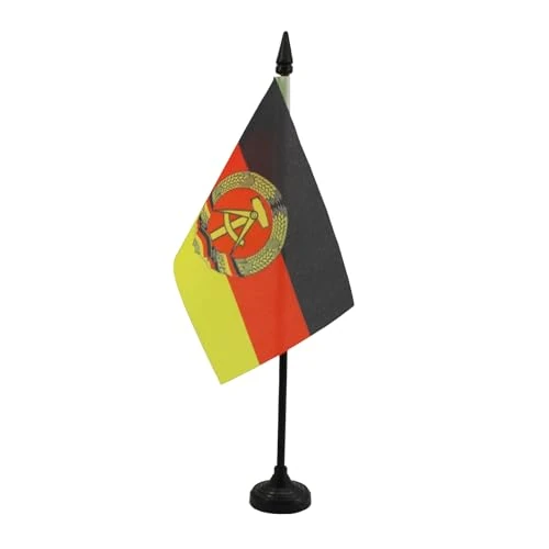 Offre limitée : AZ FLAG - Drapeau De Table Allemagne de l'Est - 15x10 cm - Mini Drapeau Allemand De Bureau 100% Polyester Avec Hampe De 25cm Et Socle En Plastique Noir de 6.75 € à 5.75 € (15% de remise)