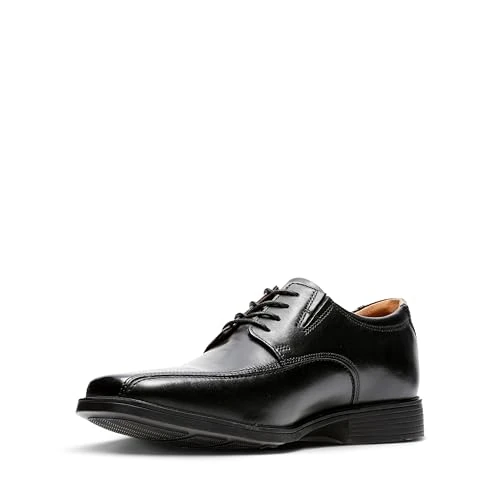 Offerta a tempo: Clarks Tilden Walk, Scarpe Stringate Uomo, Black Black Leather, 42 EU Larga - 38% da 89.95 € a 55.98 €