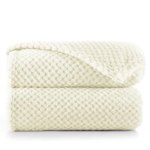 Offerta a tempo: DecoKing Coperta Plaid Pile 70x150 cm per Letto Singolo Calda Accogliente e Spessa in Morbido Velluto Stile Scandinavo Per Letto Divano Sedia Tutte le Stagioni Crema Henry - 45% da 14.26 € a 7.85 €