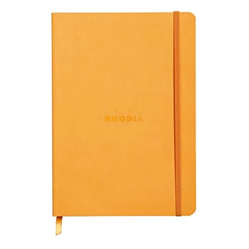 RHODIA 117415C - taccuino morbido Orange - A5 14,8X21cm - a righe - 160 pag. - Carta Clairefontaine Avorio 90g/m² - segnalibro, chiusura con elastico - COPERTINA Simil Cuoio - Collezione Rhodiarama