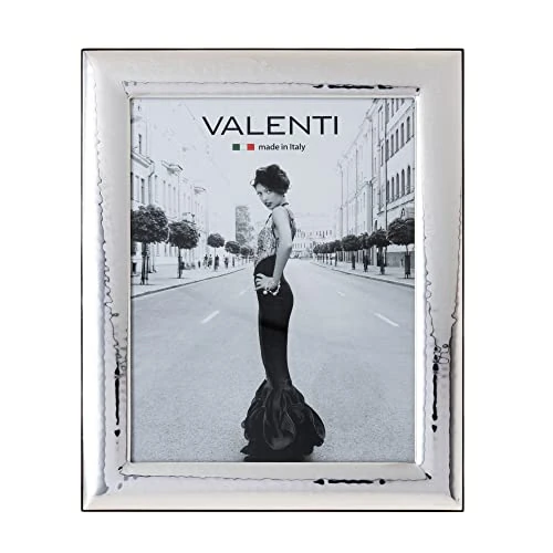 Offerta a tempo: Valenti&Co - Cornice Portafoto in Argento Lucida Martellata cm 20x25. Ideale Come Regalo per Matrimonio, Compleanno di Amici, o per la Mamma e papà. - 0.00% da 110.07 € a 110.07 €