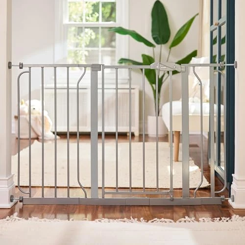 Offerta a tempo: Regalo Safety Extra Wide Baby Gate for Doorways & Bottom of Stairs, Fits Openings 73.6-122cm (Extensions Included) Pressure Mounted for Babies, Toddlers & Pets, Platinum - 0.00% da 29.99 € a 29.99 €