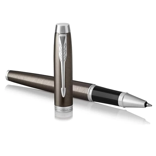 Offerta a tempo: Parker IM Penna Roller | Punta Fine e Ricarica di Inchiostro Nero | Dark Espresso Chrome Trim - 36% da 41.43 € a 26.69 €