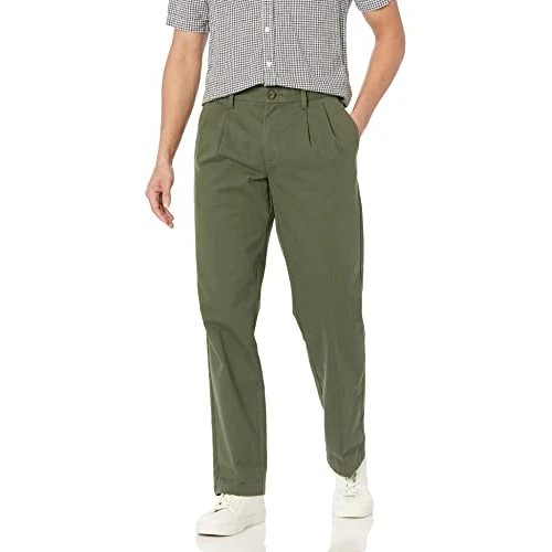 Oferta limitada: Amazon Essentials Pantalón chino plisado, resistente a las arrugas y de corte clásico (disponible en tallas grandes y largos especiales) Hombre, Verde Oliva Oscuro, 33W / 32L de 18.80 EUR a 18.80 EUR (ahorro 0%)