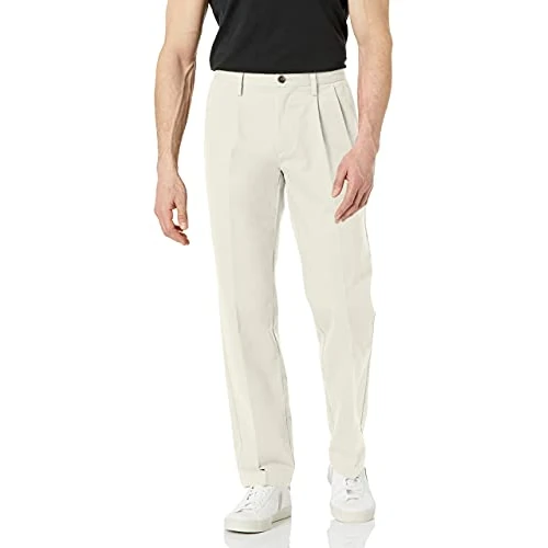 Offerta a tempo: Amazon Essentials Pantaloni Chino Plissettati Anti-Piega, Vestibilità Classica (Disponibili in Taglie Forti) Uomo, Grigio Pietra, 42W / 34L - 37% da 15.80 € a 9.95 €