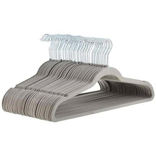 Offerta a tempo: Amazon Basics Grucce per abiti antiscivolo in velluto sottile, colore grigio, 50 pezzi - 20% da 18.39 € a 14.71 €