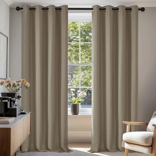 Offerta a tempo: Deconovo Tende oscuranti termiche, anti freddo, dal design moderno con occhielli, tende per camera da letto di ragazzi, da 132 x 214 cm (l x H), set da 2 pezzi, colore tortora - 14% da 50.89 € a 43.63 €