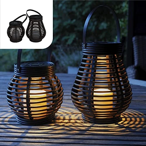 Offre limitee: Gadgy Lot de 2 Lanternes Solaires de Jardin en Rotin - Lampes LED Extérieures Étanches - Éclairage Solaire Décoratif pour Terrasse, Allée, Balcon de 24.95 EUR a 22.49 EUR (economie 10%)
