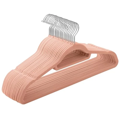 Offerta a tempo: SONGMICS Grucce Appendiabiti in Velluto, 20 Pezzi, Salvaspazio e Antiscivolo, Porta Cravatte, Gancio Girevole a 360°, Spesso 0,6 cm, Largo 43,5 cm, Cappotti Pantaloni, Rosa Corallo CRF20PK - 34% da 18.99 € a 12.45 €