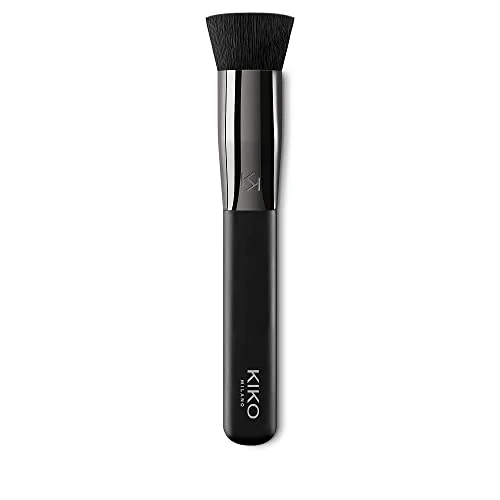Limited-time offer: KIKO Milano Face 06 Sponge Core Foundation Brush from 16.99 £ to 16.99 £ (save 0.00%)