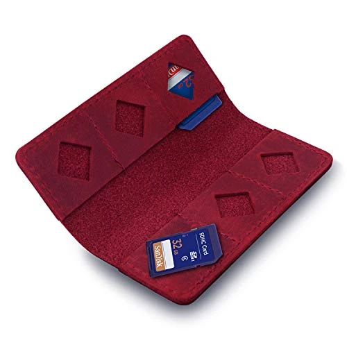 Tijdelijke aanbieding: MegaGear SD-kaarthouder, leer, rood van 19.99 € naar 19.99 € (0.00% korting)