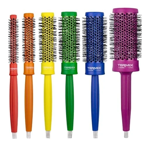 Offerta a tempo: Termix C·Ramic Pride. Confezione da 6 Spazzole Termiche Rotonde in Ceramica con Fibre Ionizzate. Compresa la Borsa da Toilette in Pelle Pride. Ispirato dalla Diversità e dalla Libertà della LGTBI - 23% da 44.46 € a 34.10 €