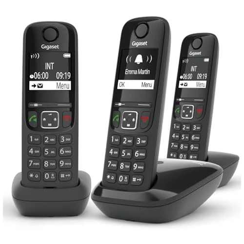 Gigaset AS690 Trio - Teléfono inalámbrico con 3 portátiles para llamadas de interior y exterior en paralelo, manos libres de alta calidad, teclado iluminado y pantalla grande, color negro [Versión de Italia]