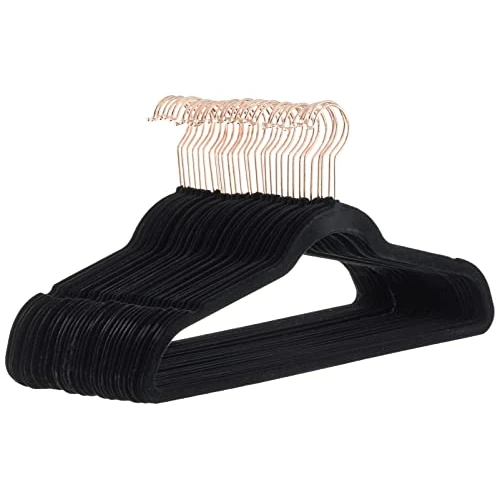 Offerta a tempo: Amazon Basics grucce abbinate per aiutarti a mantenere in ordine abiti, giacche e pantaloni, Confezione da 30, Nero/Oro - 0.00% da 13.59 € a 13.59 €
