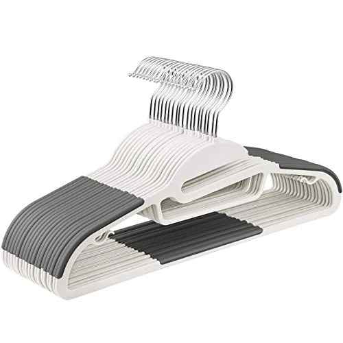 SONGMICS Grucce in Plastica 20 Pezzi, Apertura per Collo Stretto, Antiscivolo e Salvaspazio, Spessore 0,5 cm, Larghezza 41,5 cm, Gancio Girevole a 360°, Bianco e Grigio Scuro CRP041WG02