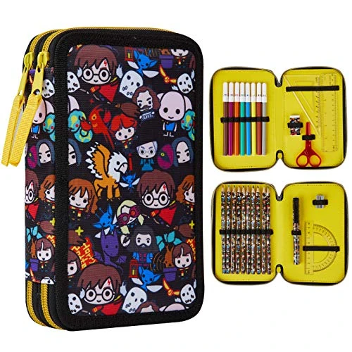 Offerta a tempo: Harry Potter Astuccio Scuola - Portapenne Scuola Elementare con Materiale Scolastico (Nero AOP) - 36% da 22.49 € a 14.44 €