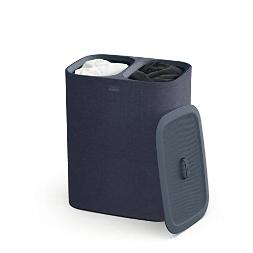 Offerta a tempo: Joseph Joseph Tota - Cesto portabiancheria, 90 L con Coperchio, Scomparti separati con Sacchetti di Cotone rimovibili, Manici per trasportare e separare facilmente gli indumenti - Nero/Blu Scuro - 43% da 139.99 € a 79.99 €