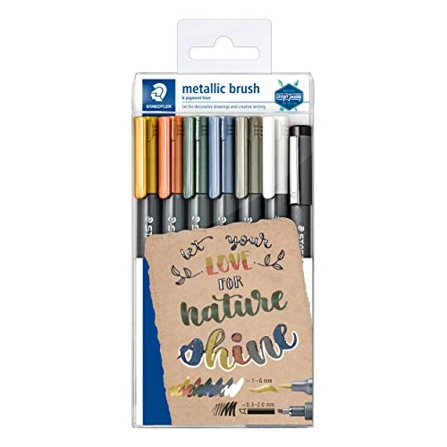STAEDTLER 8321 TB7 - Estuche con 5 rotuladores metálicos punta pincel, incluye 1 rotulador pincel blanco y 1 rotulador Pigment Liner negro. Colores surtidos.