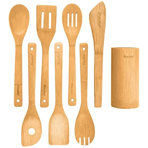 Offerta a tempo: Set di Utensili da Cucina in Legno di Bamboo - Kit di 8 Accessori per Cucina (Paletta, Spatola, Pinze, Cucchiaio in Legno, Porta Mestoli) - Attrezzi in Bambù 100% Naturale - BlauKe® - 0.00% da 19.99 € a 19.99 €