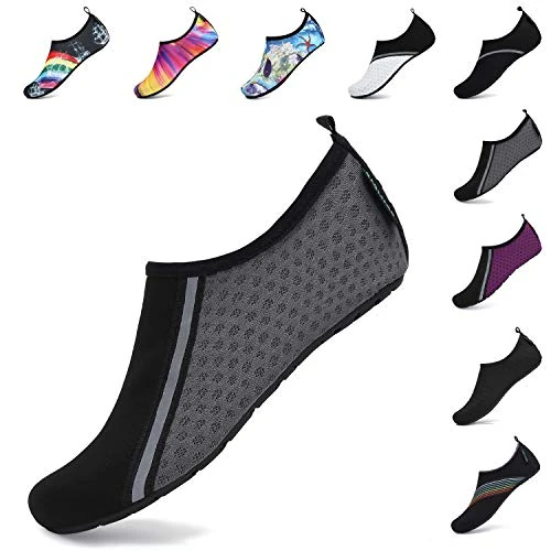 Offerta a tempo: SAGUARO Unisex Scarpe da Mare Uomo Scarpe da Spiaggia Antiscivolo Donna Scarpe da Immersione Leggere Scarpe per Acqua Yoga Scarpe da Scoglio Traspirante Sportive Surf Grigiochiaro 36/37 EU - 5% da 18.99 € a 17.99 €