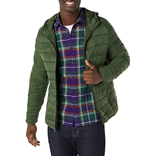 Limited-time offer: Amazon Essentials Men's Lightweight Water-Resistant Packable Hooded Puffer Jacket, Dark Olive, M from 22.30 GBP to 18.96 GBP (save 15%)