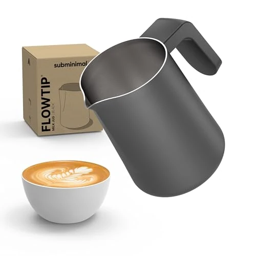 Offerta a tempo: Subminimal FlowTip Bricco Latte in Acciaio Inox per Latte Art, Bilanciato ed Ergonomico, Resistente al Calore, Compatibile con Fornelli a Gas e Induzione, Nero (Nero) - 0.00% da 39.95 € a 39.95 €
