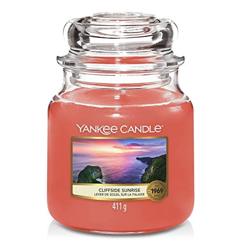 Offerta a tempo: Yankee Candle, candela Cliffside Sunrise, barattolo medio classico - 44% da 27.90 € a 15.59 €