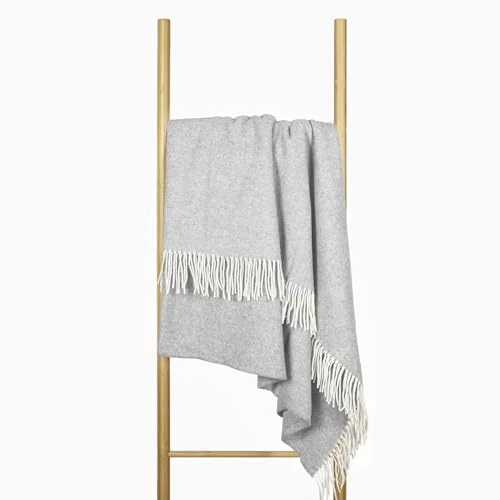 Offre limitée : Nostra Andora Couverture en Laine Mérinos et Cachemire 140 x 200 cm – Plaid Élégant, Doux, Respirant et Léger pour Canapé, Lit et Extérieur, Thermorégulatrice avec Franges – Fabriquée en Europe de 99.99 € à 99.99 € (0.00% de remise)