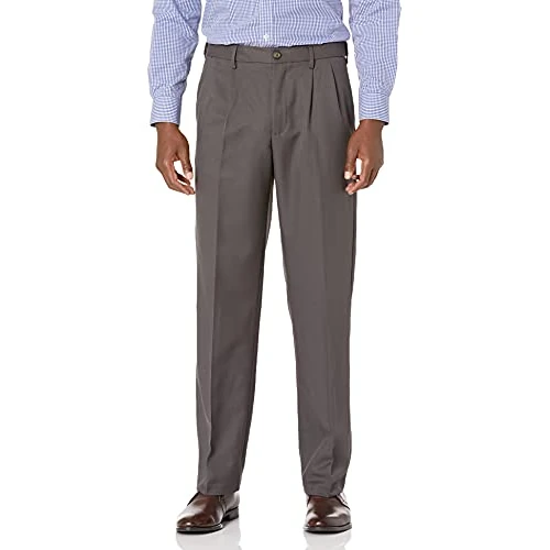 Offerta a tempo: Amazon Essentials Pantaloni da Abito con Pinces con Vita Espandibile in Vita e Vestibilità Classica Uomo, Grigio Scuro, 33W / 32L - 5% da 24.85 € a 23.61 €