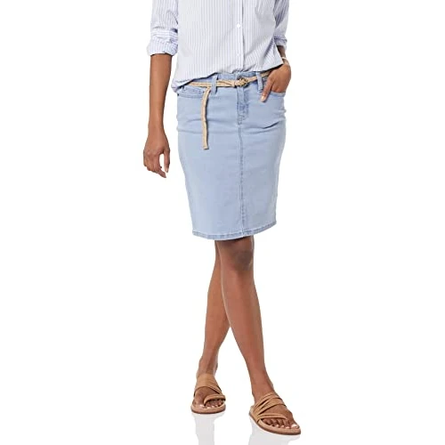 Limited-time offer: Amazon Essentials Women's Classic 5-Pocket Denim Skirt (Available in Plus Sizes), Light Wash, 32 Plus from 10.84 GBP to 10.84 GBP (save 0%)