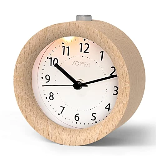 aboveClock Sveglia da Comodino Analogica, Orologio da tavolo con Funzione Snooze e Luce notturna, Sveglia Vintage Silenziosa a batteria in Legno Naturale Chiaro