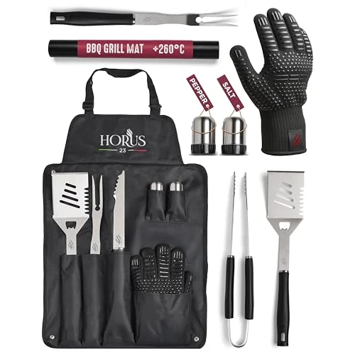 Offerta a tempo: HORUS 23® - Set Barbecue con Guanto Ignifugo, Tappetino per Griglia e Grembiule in Oxford con Tasche, Accessori Barbecue in Acciaio Inox - 25% da 39.95 € a 29.95 €