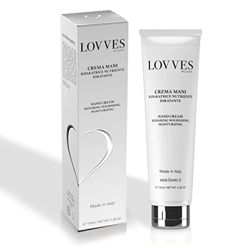 Offerta a tempo: LOVVES Crema Mani, Alta Cosmesi Naturale, Effetto Lifting, Riparatrice Nutriente Idratante, Formulata Come Trattamento Antieta’, Preserva l’aspetto Giovane delle Mani. Formato 100 ml - 0.00% da 39.00 € a 39.00 €