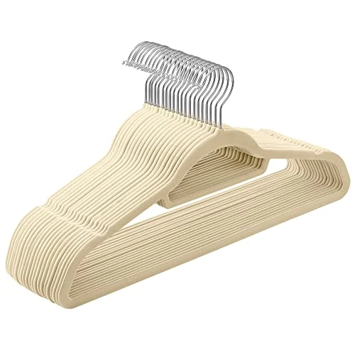 Offerta a tempo: SONGMICS Grucce Appendiabiti in Velluto, 20 Pezzi, Salvaspazio e Antiscivolo, Porta Cravatte, Gancio Girevole a 360°, Spesso 0,6 cm, Largo 43,5 cm, Cappotti Pantaloni, Beige CRF020M20 - 15% da 12.99 € a 11.04 €