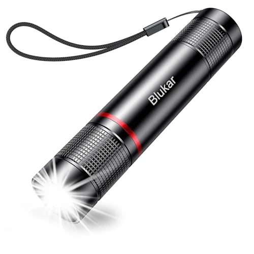 Blukar Torcia LED Ricaricabile, Super Luminoso Torcia Elettrica, 4 Modalità di Illuminazione, Alta Potente, Zoomabile, Portatile per Campeggio/Escursionismo/Emergenza/Interruzione di Corrente