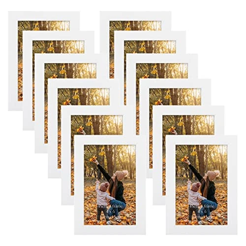 Offerta a tempo: EXYGLO Cornici Foto, Cornice 10x15, Portafoto da Tavolo e da Parete Contengono 12 Cornici Bianche, Decorazione per Soggiorno, Corridoio, Camera da Letto, Ufficio - 0.00% da 32.99 € a 32.99 €