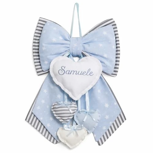Offerta a tempo: Fiocco Nascita Personalizzato, Nome Ricamato, Cotone 100% Handmade in Italy, Coccarda Decorativa Celeste e Grigia con Pendenti, per Porta o Cameretta, Dimensione 52 x 35 cm. (Celeste-Grigio) - 0.00% da 37.99 € a 37.99 €