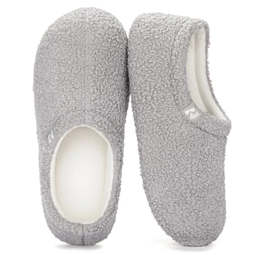 Limited-time offer: RockDove Women's Teddy Fleece Closed Back Indoor Slipper, Size 6.5 UK Women, Light Gray from 15.99 GBP to 15.19 GBP (save 5%)