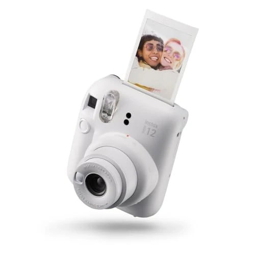 Offre limitee: instax Mini Appareil Photo instantané 12, Exposition Automatique avec Objectif Selfie intégré, Blanc Argile de 89.99 EUR a 69.00 EUR (economie 23%)