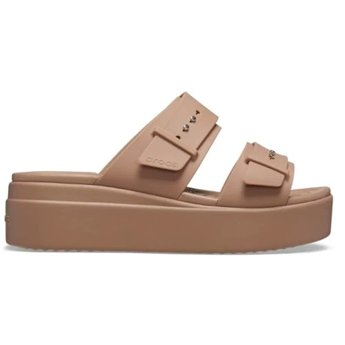 Offerta a tempo: Crocs Brooklyn Buckle Low Wedge, Sandali Donna, Latte, 37/38 EU - 40% da 59.99 € a 35.90 €