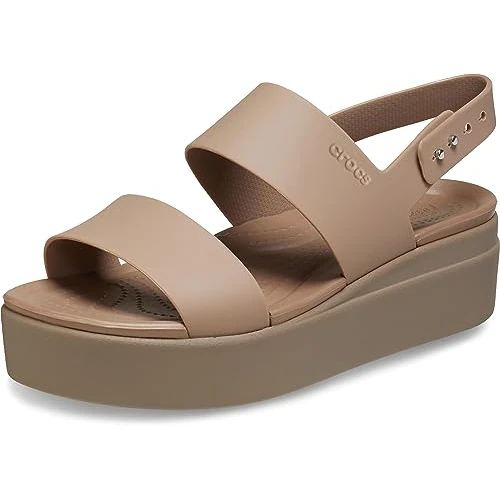 Zeitlich begrenztes Angebot: Crocs Herren Brooklyn Low Wedge Sandalen, Latte/Mushroom, 38/39 EU von 54.99 € auf 43.99 € (20% Rabatt)