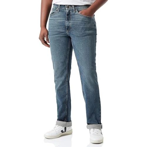 Limited-time offer: Wrangler Men's Jeans Regular Fit, Straight Leg from 41.78 GBP to 41.78 GBP (save 0%)