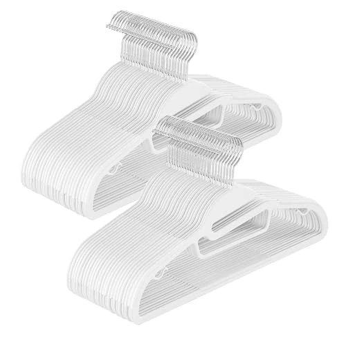 Offre limitée : SONGMICS Lot de 50, Cintre en Plastique, Ouverture en Forme de U, Antiglisse, Gain de Place, Épaisseur 0,5 cm, Longueur 41,5 cm, Crochet Pivotant 360°, Blanc CRP041W05 de 29.77 € à 25.66 € (14% de remise)
