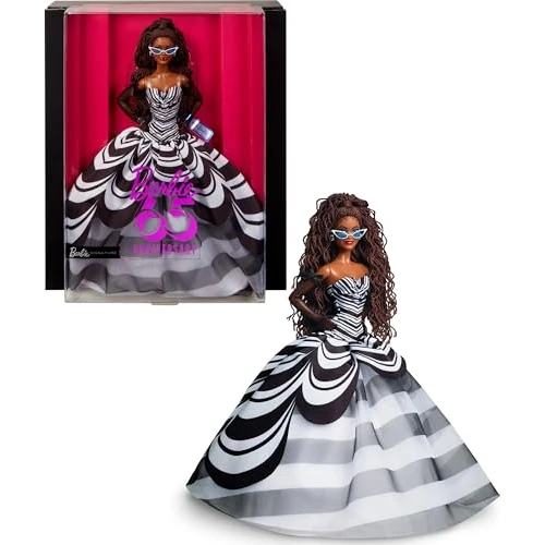 Offerta a tempo: Barbie Signature 65° Anniversario - Bambola da collezione con capelli marroni intrecciati, abito bianco e nero, orecchini e occhiali da sole con zaffiro, giocattolo per bambini, 6+ anni, HRM59 - 49% da 84.99 € a 43.68 €