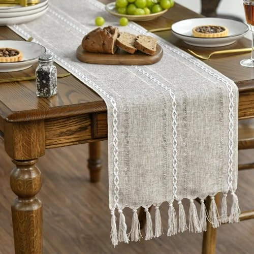 Artoid Mode Chemin de table bohème latte beige à glands style maison de campagne - Lavable - Décoration de table pour fête, anniversaire, Saint-Valentin, mariage - 33 x 183 cm